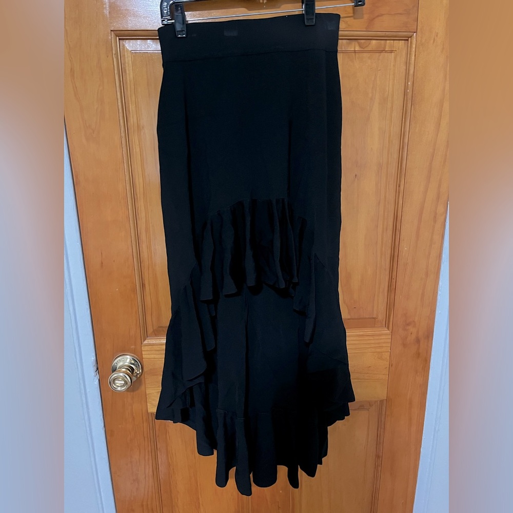 Zara high low skirt with ruffle bottom in black